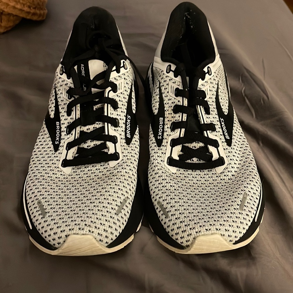 Brooks Adrenaline GTS 22